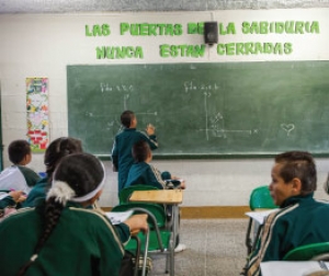 Participa del  Plan Nacional Decenal de Educación