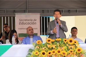 Inauguración Escuela Urbana Cacique Toné