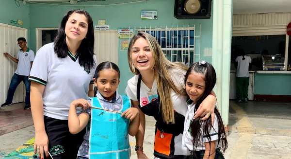 Gobernación de Antioquia exalta la labor de sus maestras y maestros