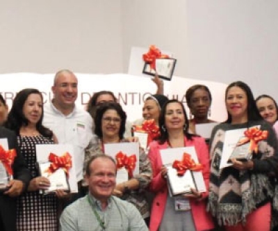 Premiación a la excelencia educativa - Evoluciona