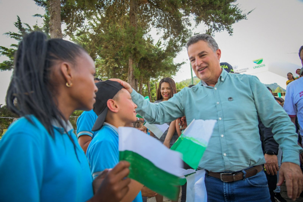 Con la inauguración de obras y nuevos compromisos adquiridos cumplió el Gobernador la jornada La Alegría de servir en Montebello