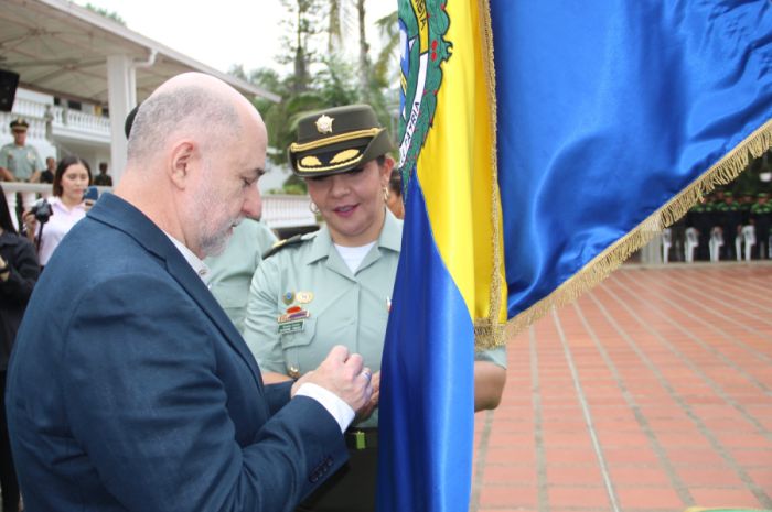 Gobernación de Antioquia condecoró con la medalla Pedro Justo Berrío a la Escuela Carlos Eugenio Restrepo por 40 años de servicio formando personal policial