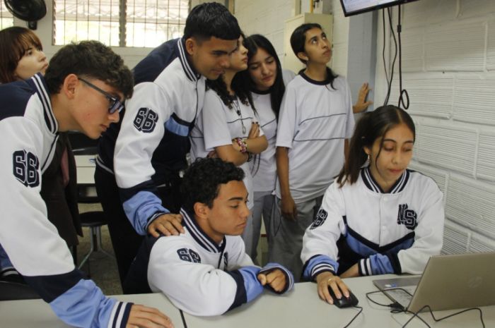 La NASA estudia 12 posibles asteroides identificados por estudiantes antioqueños apoyados por la Gobernación de Antioquia