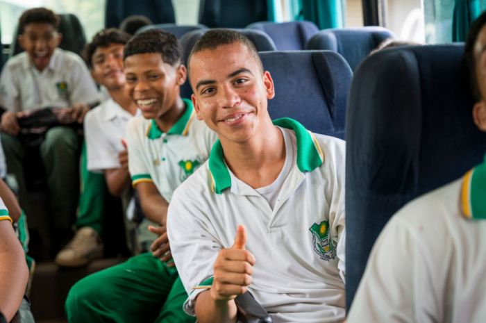 Gobernación de Antioquia transfiere recursos a 30 municipios no certificados en educación para garantizar el transporte escolar en zonas rurales