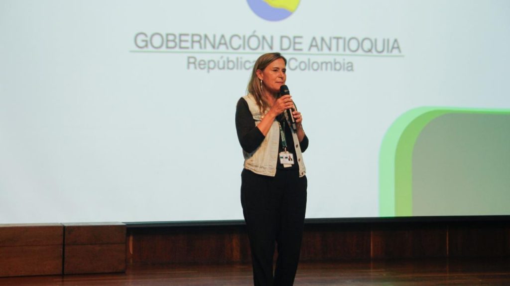 Gobernación de Antioquia inicia fase de alistamiento de la estrategia ALFA en los 116 municipios no certificados en educación del Departamento